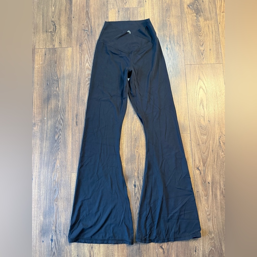Sunzel Women's Crossover Flared Leggings Black  Size Medium, Long Inseam 32”